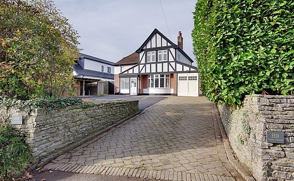 New Road, West Parley BH22